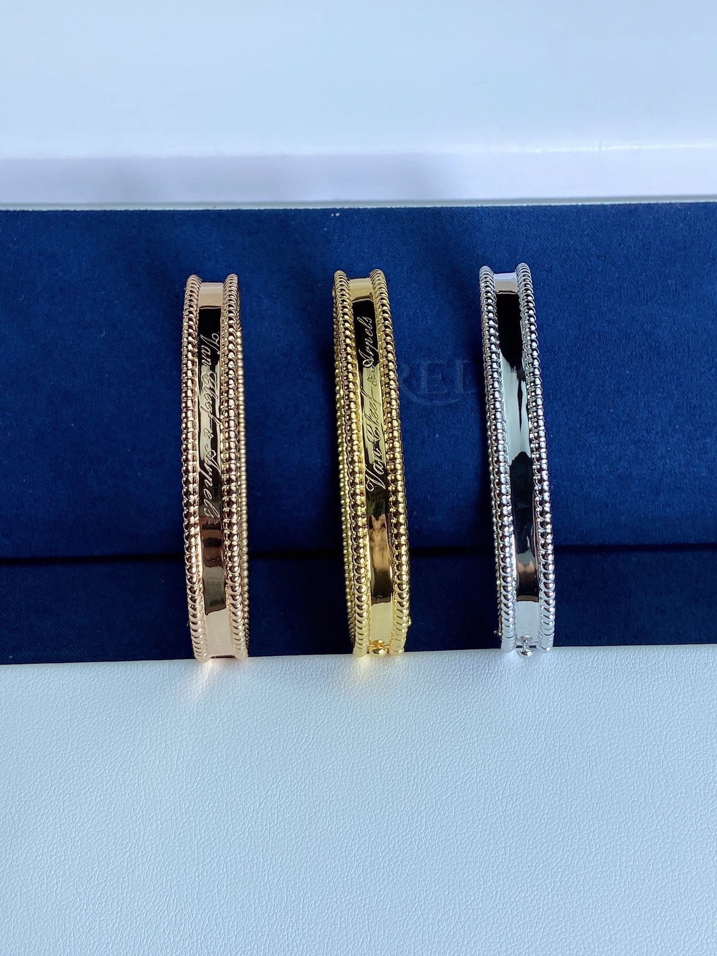 18K Perlée Signature Bracelet